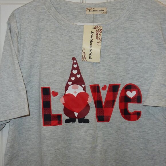 NWT Southern Stitch Gnome Love Tartan Plaid Short Sleeved Shirt Size Large - Picture 1 of 4